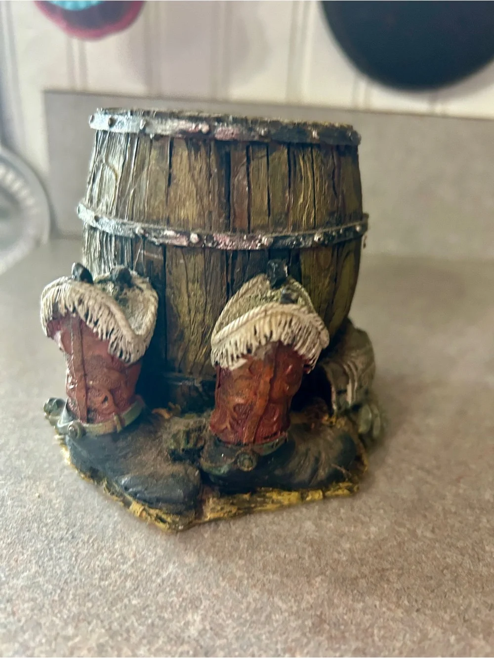 Western Barrel Pencil Holder with Green Accent -resin